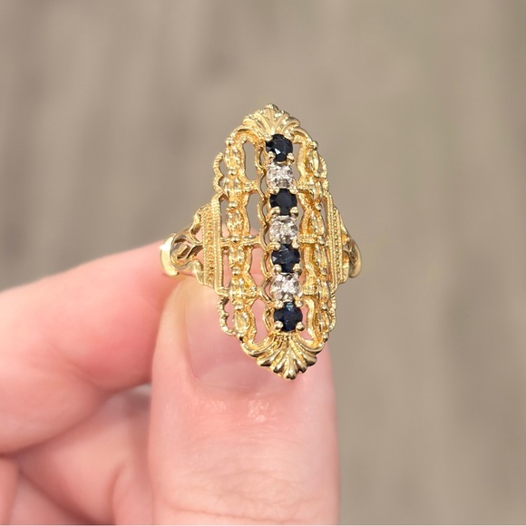 Art Deco Sapphire Shield Ring: 14K Yellow Gold, Diamond Accents, Size 8 - Picture 4 of 12